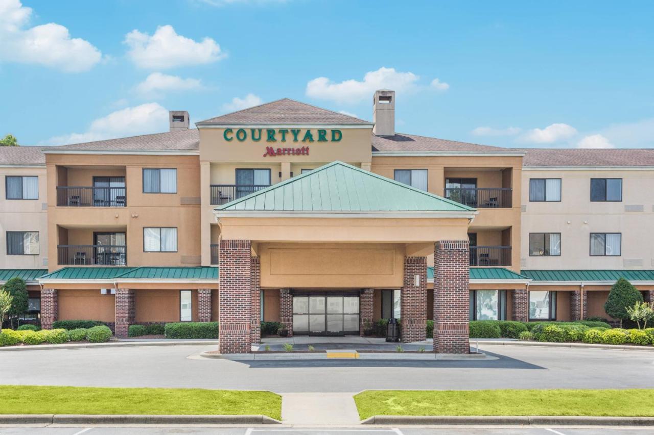 Courtyard By Marriott Rocky Mount Hotel Exterior photo